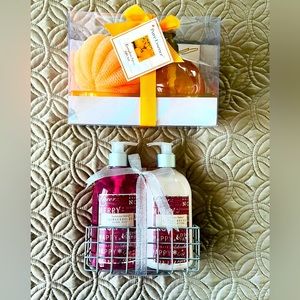 Pumpkin spice hand soap/puff & gingerbread hand soap, lotion sets. NWT❣️